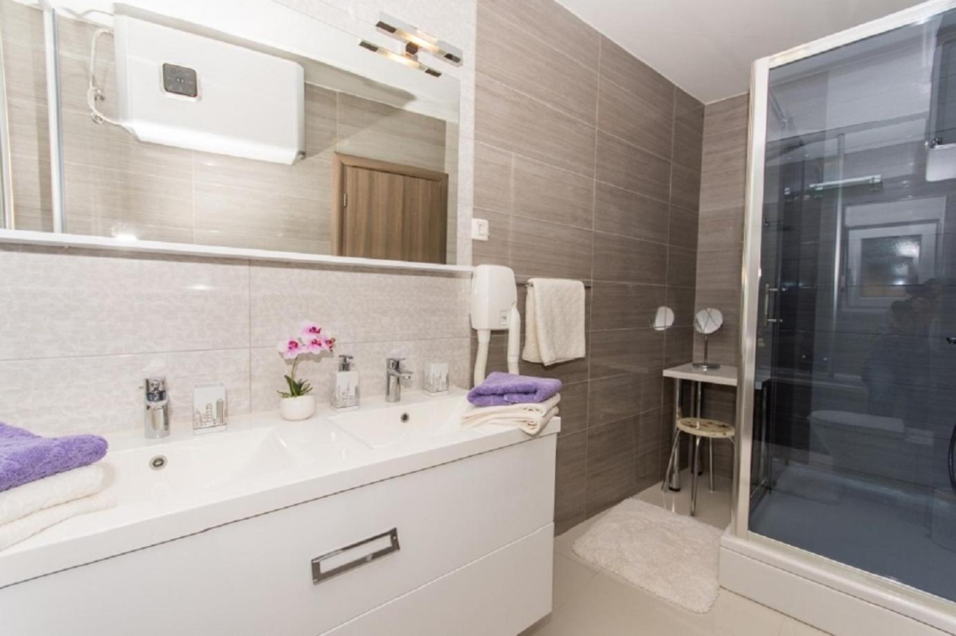 Agava Lux Apartment โตรกีร์ ภายนอก รูปภาพ